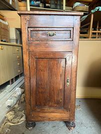 Comodino antico (Italia sett.) x 2, 1850-80 ca.