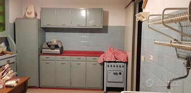 MODERNARIATO come da foto, esclusa la cucina/forno