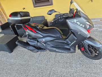 Yamaha x-max 400