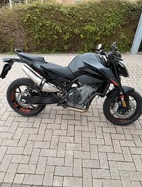 Ktm duke890