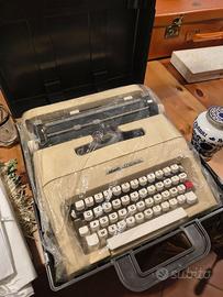 Macchina da scrivere OLIVETTI Lettera 35