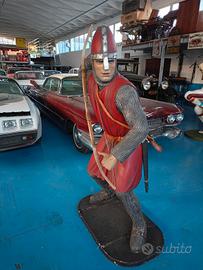 Arciere con arco e frecce 