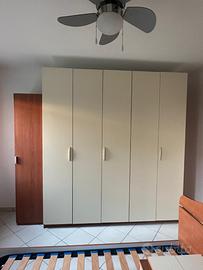 armadio,letto,comodini e cassettiera