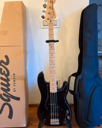 Squier precision bass nero