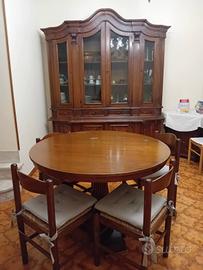 Sala da pranzo classica in legno massiccio