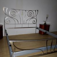 Letto matrim. in ferro battuto con foglia argento 