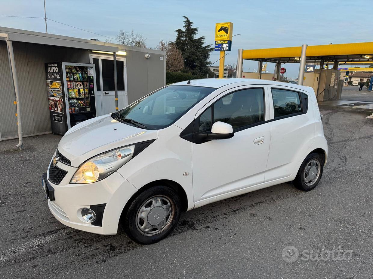 CHEVROLET Spark