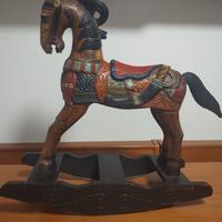 Cavallo a dondolo fatto a mano 