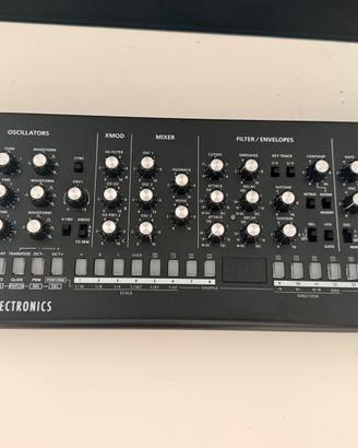 Roland SE-02 + Roland DK-01
