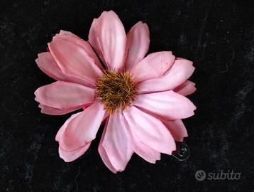 Molletta floreale per capelli