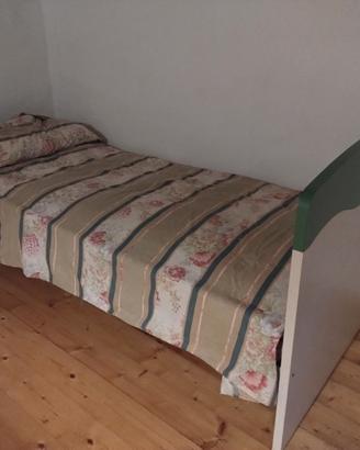 Letto da una piazza