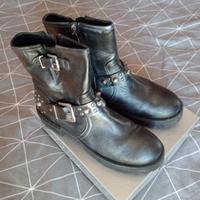 stivaletti anfibi donna con borchie 