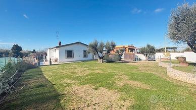 Zagarolo / villa unifamiliare con ampio giardino