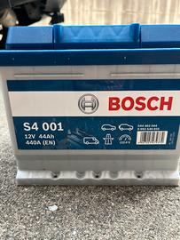 Batteria BOSCH  S4001 44Ah Nuova