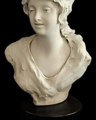 busto femminile  in bisquit firmato