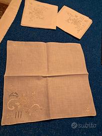 3 fazzoletti in lino ricamati