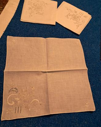 3 fazzoletti in lino ricamati