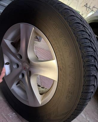 4GommeInvernali Nokian215/70R16 compresi di cerchi