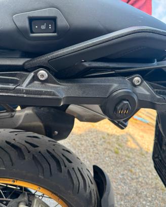 Attacchi per valigie vario bmw gs 1300