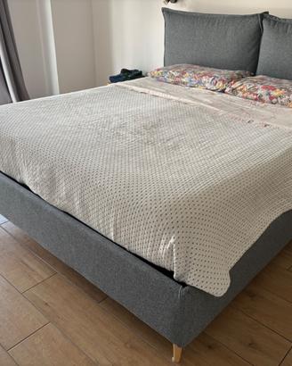 Letto matrimoniale con contenitore