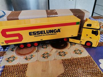 Mercedes Actros Esselunga Burago scala 1/43 camion