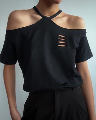 T-shirt cut-out