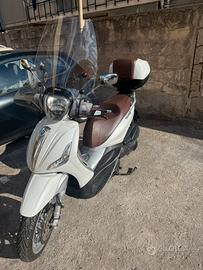 Scooter Beverly 300