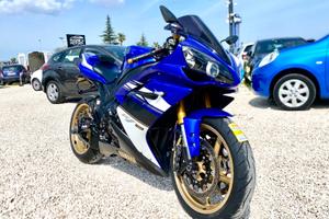 YAMAHA R1 YZF