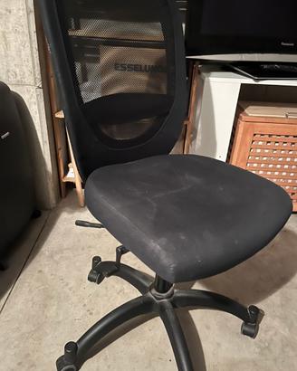 Sedia IKEA con ruote