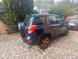 Toyota rav 4 gancio traino leggere annuncio 