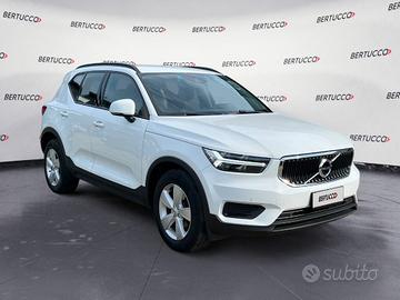 VOLVO XC40 (2017-->) XC40 T2 Geartronic Momentu...