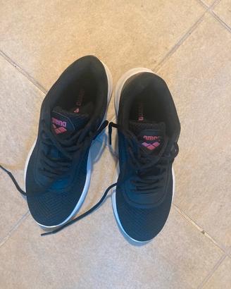 Scarpe Arena tg 38