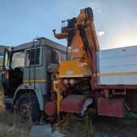 Autocarro FIAT 190-38 con gru in buone condizioni