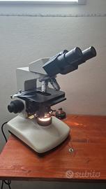 Microscopio biologico professionale a revolver