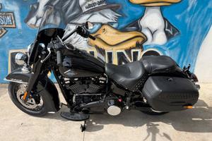 Harley-davidson Softail Heritage MY25| VIVID BLK