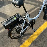 Bici elettrica pieghevole