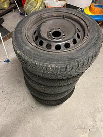 Sei gomme con le  cerchi di ferro per Fiat Punto