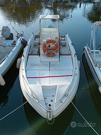 Imbarcazione metri 5.65 Yamaha 100 cv