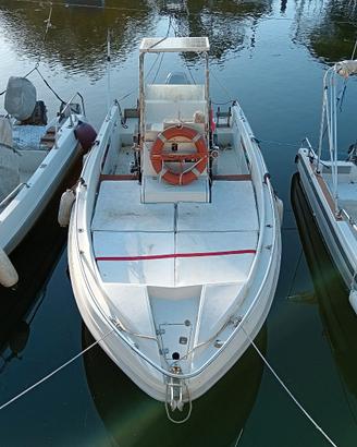 Imbarcazione metri 5.65 Yamaha 100 cv
