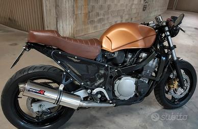 SUZUKI GSX-R Cafe Racer