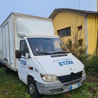 Mercedes sprinter con sponda idraulica