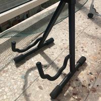 Supporto da terra per chitarra