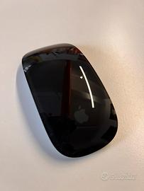 Apple Magic Mouse: Bluetooth, ricaricabile.