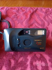 Macchina fotografica YASHICA