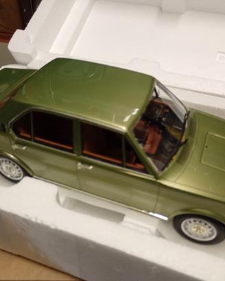 LAUDORACING ALFA ROMEO ALFETTA 1975 VERDE MET 1/18