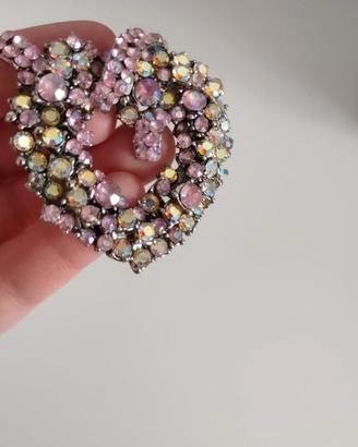 Spilla con paillettes e strass