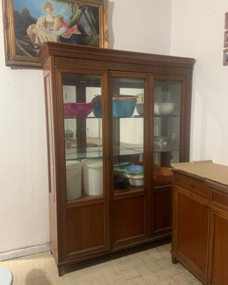Arredo classico in legno