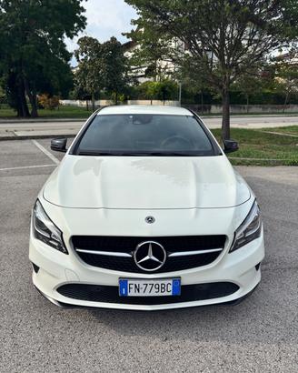 Mercedes-benz GLA 200 d Automatic Premium