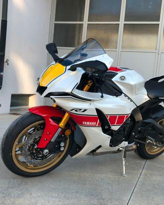 Yamaha R1 2022 parti originali