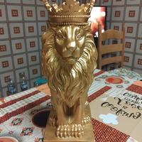  Statua Leone con Corona l/in Resina /Oro
